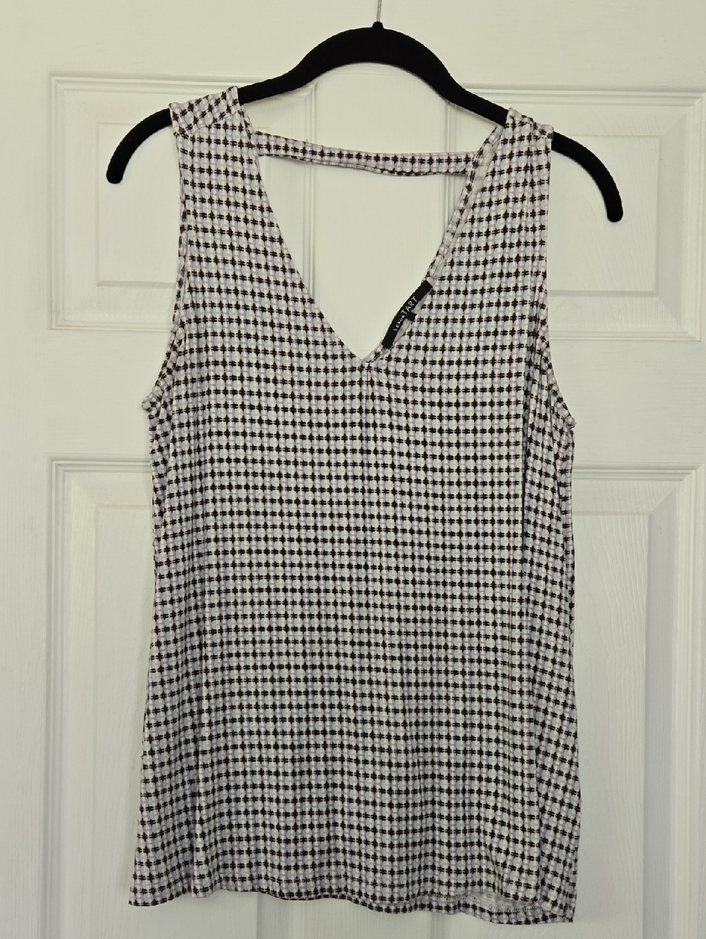 Sleeveless Black and White Houndstooth V-Neck Tank Top